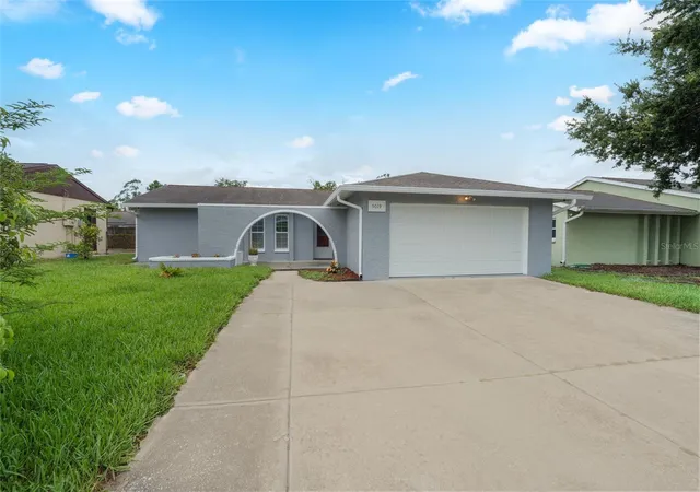 Photo 4 of Single family home for sale at 5019 Larch Ln, New Port Richey, FL 34653 | MLS# TB8510855 | Listing updated on 2026-09-02