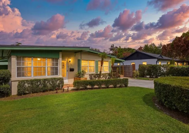 Photo 3 of Single family home for sale at 516 S Highland Ave, Winter Garden, FL 34787 | MLS# O6409675 | Listing updated on 2026-08-31