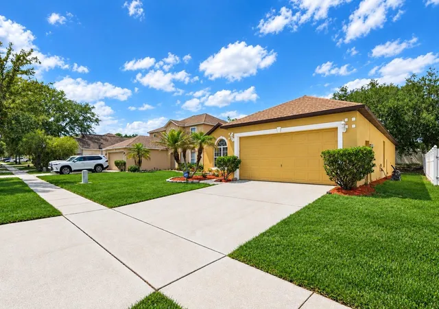 Photo 1 of Single family home for sale at 140 Milestone Dr, Haines City, FL 33844 | MLS# P4938780 | Listing updated on 2026-10-30