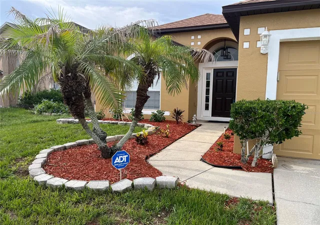 Photo 3 of Single family home for sale at 140 Milestone Dr, Haines City, FL 33844 | MLS# P4938780 | Listing updated on 2026-09-18