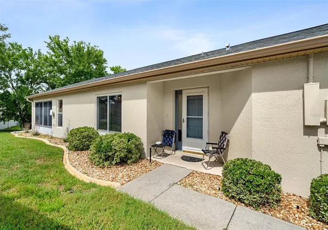 Photo 3 of Single family home for sale at 11422 Inman Ct, Spring Hill, FL 34609 | MLS# W7885957 | Listing updated on 2026-10-04