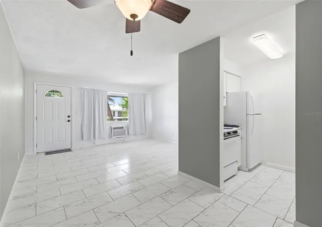 Listing Photo 5 - Condo for sale in building located at 2353 Shelley St, CLEARWATER, FL 33765 - Unit #19