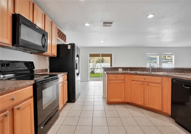 4th image of 12012 Citrus Leaf Dr, Gibsonton, FL 33534 | MLS# O6409710