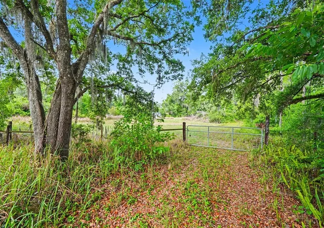 Photo 1 of Land for sale at 4103 Stanley Rd, Plant City, FL 33565 | MLS# TB8510912 | Listing updated on 2026-09-08