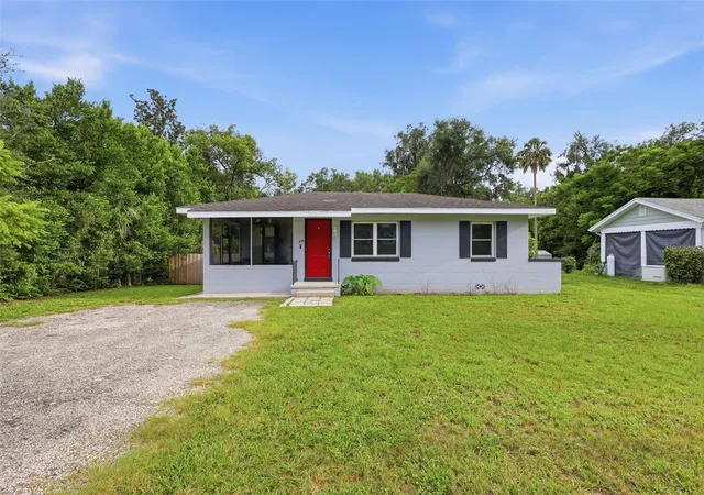 Photo 1 of Single family home for sale at 320 W Graves Ave, Orange City, FL 32763 | MLS# V4949205 | Listing updated on 2026-08-30