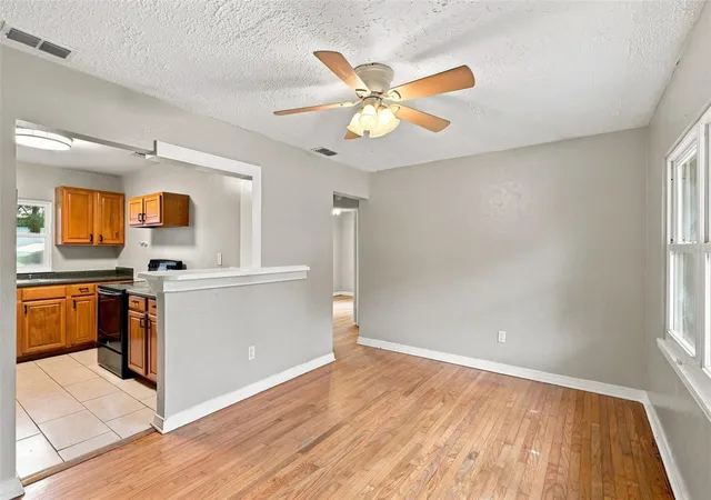 Photo 3 of Single family home for sale at 320 W Graves Ave, Orange City, FL 32763 | MLS# V4949205 | Listing updated on 2026-08-30