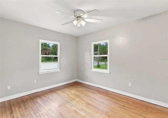 Photo 4 of Single family home for sale at 320 W Graves Ave, Orange City, FL 32763 | MLS# V4949205 | Listing updated on 2026-08-30