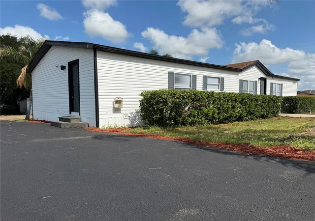 3rd image of 3609 Fdc Grove Rd, Davenport, FL 33837 | MLS# S5150359