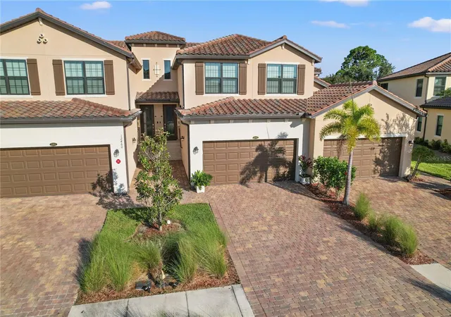 3rd image of 12460 Ghiberti Cir #202, Venice, FL 34293 | MLS# N6144426