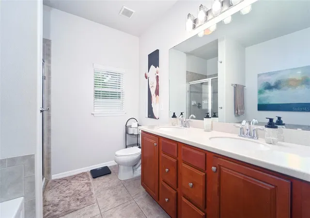 3rd image of 2802 Winglewood Cir, Lutz, FL 33558 | MLS# TB8510926