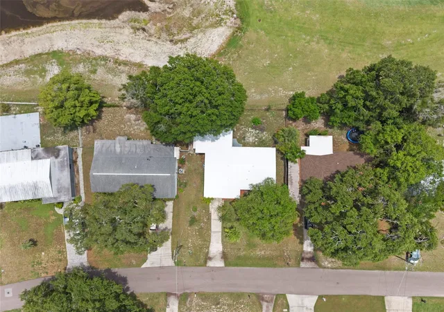Homes for sale in Tampa, FL | 10221 N Fleetwood Dr, Tampa, FL 33612 | MLS# TB8510927