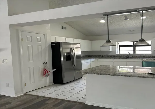3rd image of 5106 Stonehurst Rd, Tampa, FL 33647 | MLS# TB8510930
