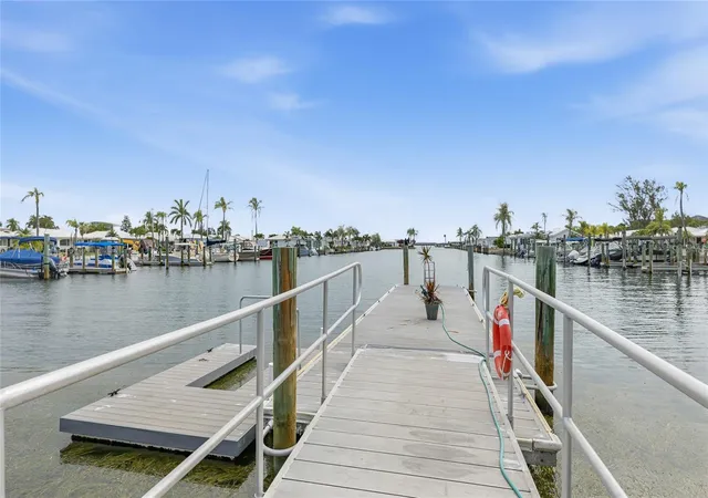 Homes for sale in Longboat Key, FL | 602 Spanish Drive, Longboat Key, FL 34228 | Houzeo