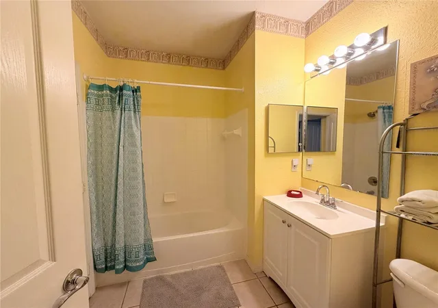 Listing Photo 2 - Condo for sale in building located at 8815 Dunes Ct, Kissimmee, FL 34747 - Unit #305