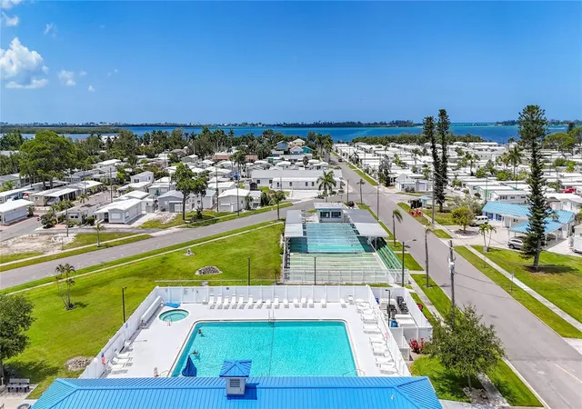 5th image of 10315 Cortez Rd W, BRADENTON, FL 34210