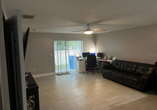 Photo 2 of Townhouse for sale at 8423 Edgewater Pl Blvd, Tampa, FL 33615 | MLS# TB8510963 | Listing updated on 2026-09-18