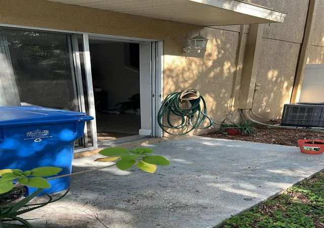 Photo 4 of Townhouse for sale at 8423 Edgewater Pl Blvd, Tampa, FL 33615 | MLS# TB8510963 | Listing updated on 2026-09-18