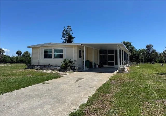 Homes for sale in Englewood, FL | 3312 Blue Jay Ln, Englewood, FL 34224 | MLS# A4694420