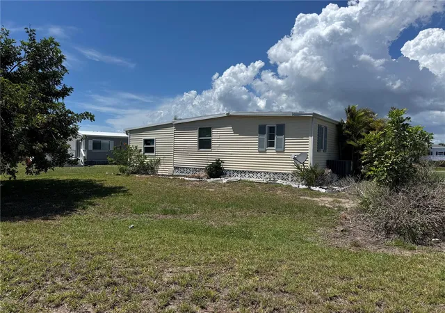 Homes for sale in Englewood, FL | 3312 Blue Jay Ln, Englewood, FL 34224 | MLS# A4694420