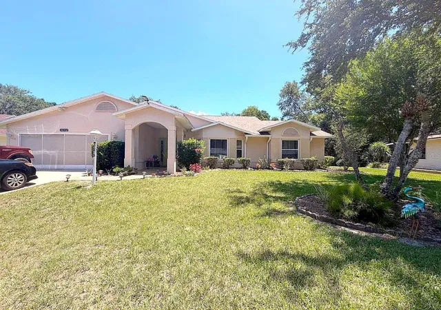 Photo 1 of Single family home for sale at 26912 Becker Ct, Leesburg, FL 34748 | MLS# S5150365 | Listing updated on 2026-10-15