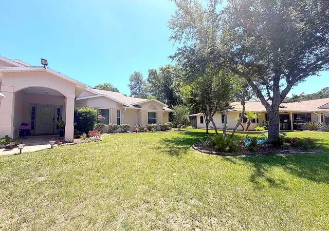 Photo 3 of Single family home for sale at 26912 Becker Ct, Leesburg, FL 34748 | MLS# S5150365 | Listing updated on 2026-10-15