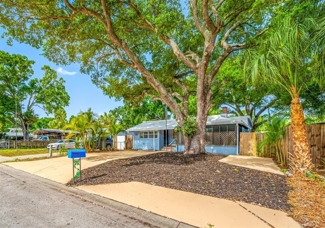 Photo 2 of Single family home for sale at 5044 Betty St N, Saint Petersburg, FL 33709 | MLS# A4694426 | Listing updated on 2026-09-14