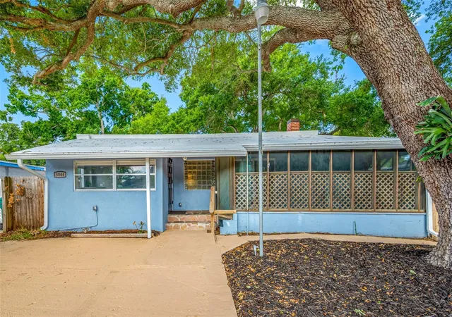 Photo 3 of Single family home for sale at 5044 Betty St N, Saint Petersburg, FL 33709 | MLS# A4694426 | Listing updated on 2026-10-09