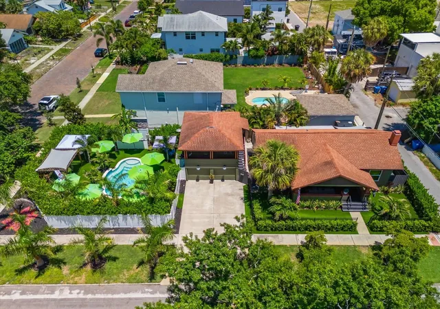 Photo 2 of Single family home for sale at 127 23rd Street N, Saint Petersburg, FL 33713 | MLS# A4694436 | Listing updated on 2026-10-01