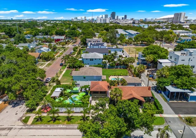 Photo 3 of Single family home for sale at 127 23rd Street N, Saint Petersburg, FL 33713 | MLS# A4694436 | Listing updated on 2026-10-01