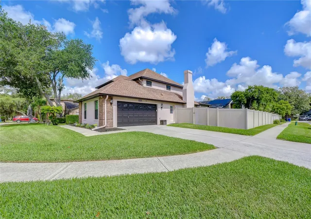 Homes for sale in Valrico, FL | 1227 Rainbrook Cir, Valrico, FL 33596 | MLS# TB8511004