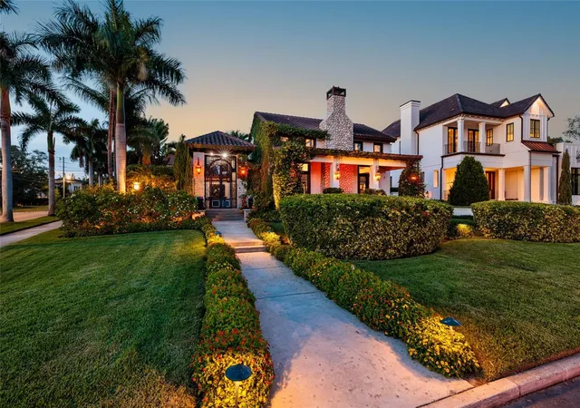 Homes for sale in St Petersburg, FL | 200 Brightwaters Blvd Ne, St Petersburg, FL 33704 | MLS# TB8511006