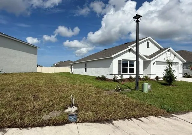 Photo 2 of Single family home for sale at 5731 Silver Moonlight Dr, Palmetto, FL 34221 | MLS# A4694442 | Listing updated on 2026-10-08