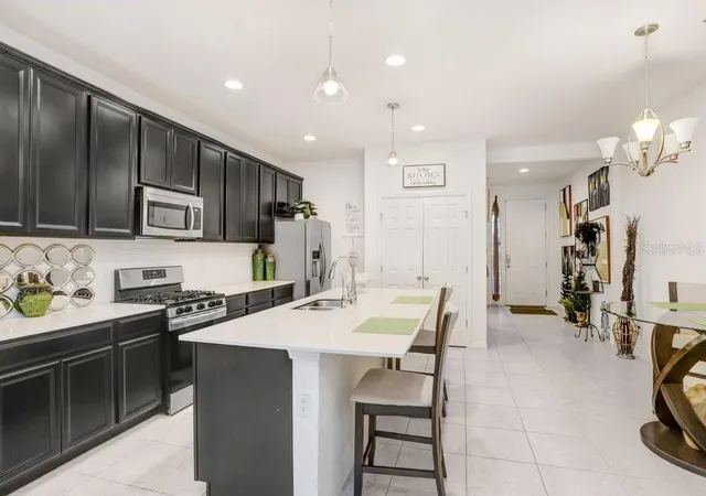 Photo 2 of Townhouse for sale at 6321 Camino Dr, Apollo Beach, FL 33572 | MLS# TB8511024 | Listing updated on 2026-10-03