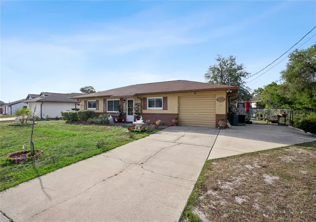 Homes for sale in Deltona, FL | 1405 Coronet Dr, Deltona, FL 32725 | MLS# O6409802