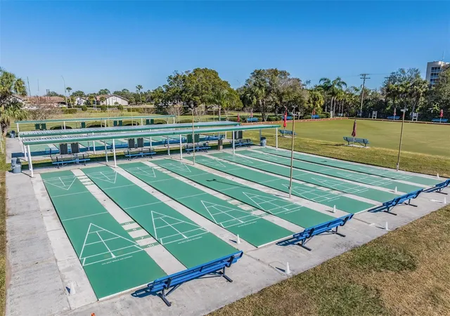 2nd image of 302 Andover Pl S, SUN CITY CENTER, FL 33573