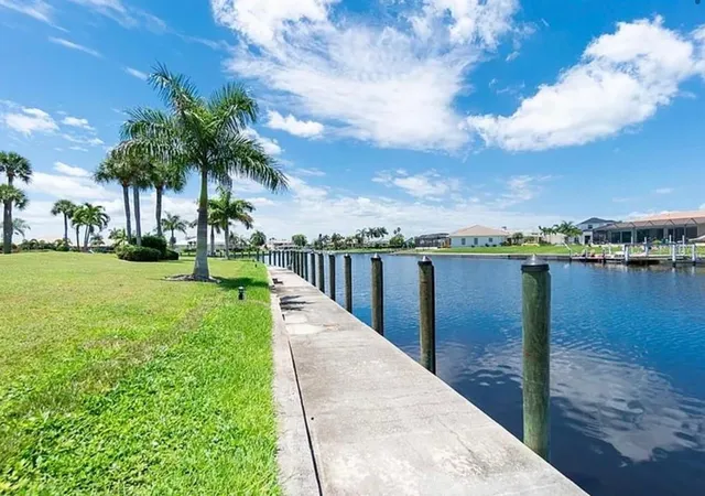 2nd image of 601 Shreve St, PUNTA GORDA, FL 33950