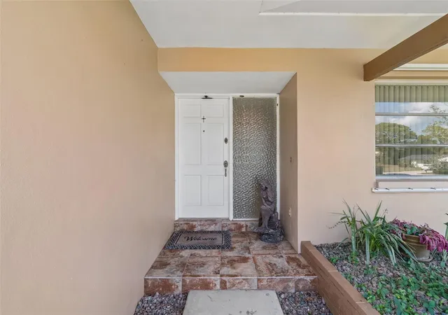 3rd image of 1251 Holiday Dr, Tarpon Springs, FL 34689 | MLS# TB8511051