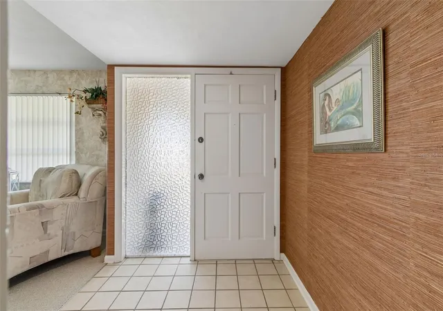 5th image of 1251 Holiday Dr, Tarpon Springs, FL 34689 | MLS# TB8511051