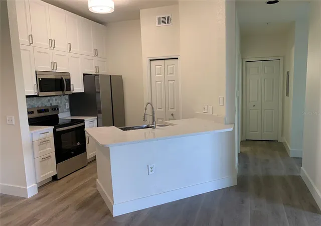 2nd image of 5152 Northridge Rd #302, Sarasota, FL 34238 | MLS# A4694456
