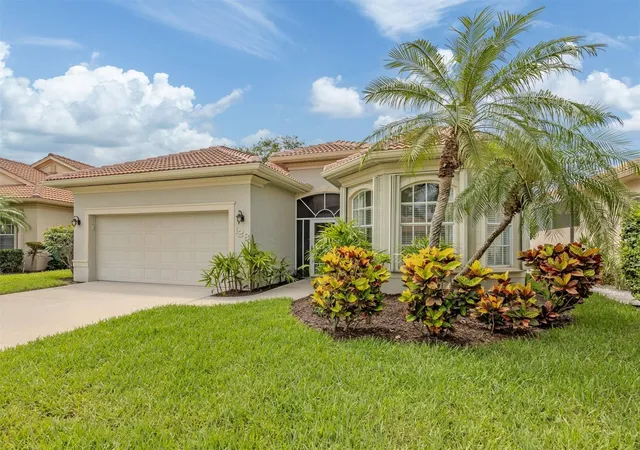 Photo 2 of Single family home for sale at 128 Amora Ave, Venice, FL 34285 | MLS# N6144437 | Listing updated on 2026-09-20