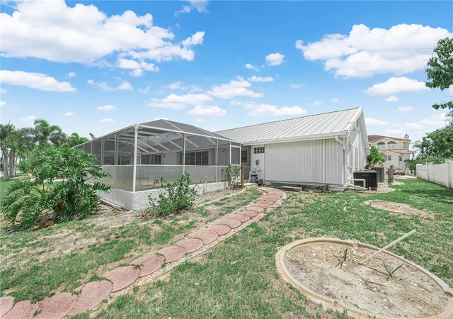 Photo 3 of Single family home for sale at 262 George Rd Se, Port Charlotte, FL 33952 | MLS# C7526440 | Listing updated on 2026-05-23