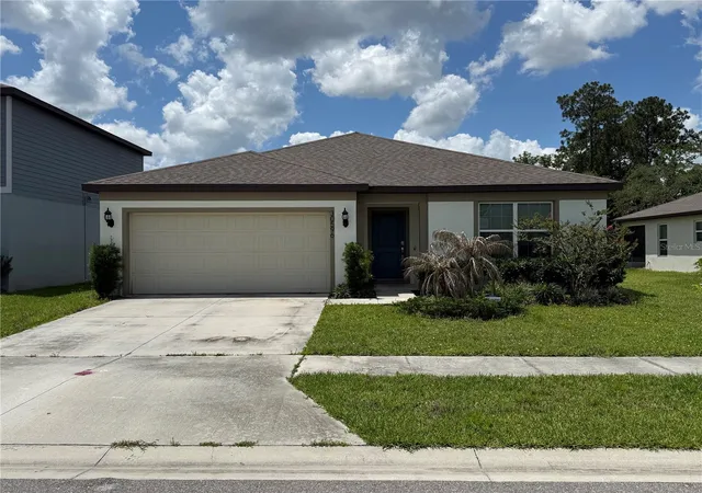 3rd image of 30596 Thunderbird Dr, Wesley Chapel, FL 33545 | MLS# W7885979