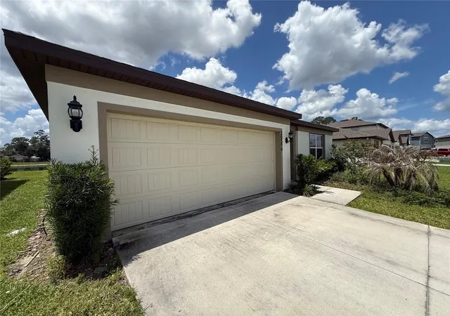 5th image of 30596 Thunderbird Dr, Wesley Chapel, FL 33545 | MLS# W7885979