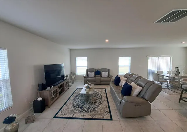 Photo 4 of Single family home for sale at 1508 Majestic Ln, Winter Haven, FL 33880 | MLS# L4962086 | Listing updated on 2026-08-27