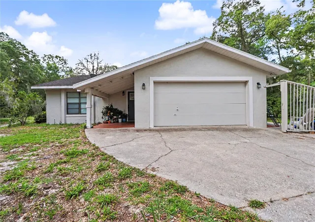 Photo 1 of Single family home for sale at 20250 Sw 93 Lane Rd, Dunnellon, FL 34431 | MLS# OM725162 | Listing updated on 2026-05-27