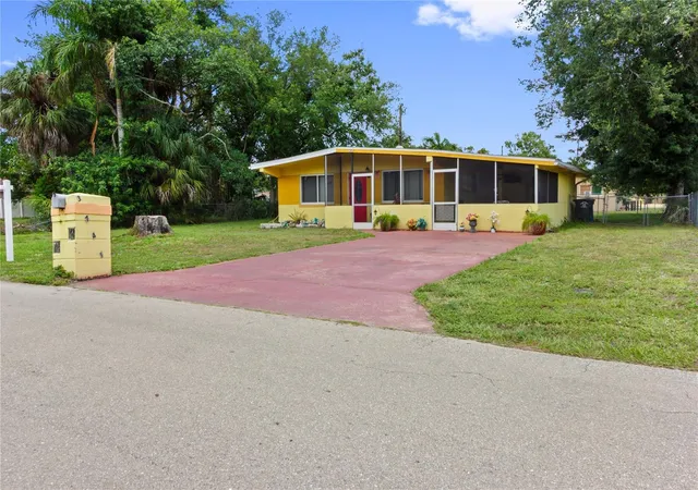 Photo 3 of Single family home for sale at 3741 Bell St, Fort Myers, FL 33916 | MLS# TB8511105 | Listing updated on 2026-06-25