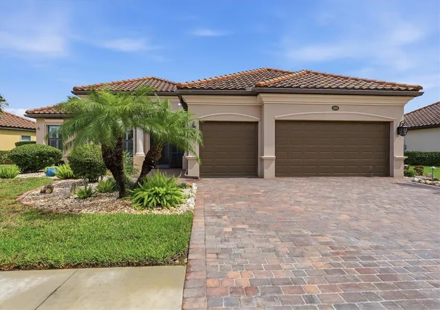 Photo 2 of Single family home for sale at 13652 Classico Ct, Venice, FL 34293 | MLS# N6144438 | Listing updated on 2026-08-23
