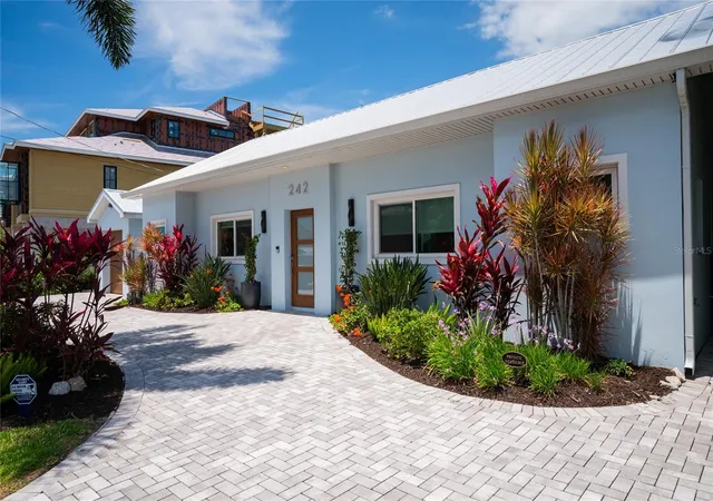 3rd image of 242 Gladiolus St, Anna Maria, FL 34216 | MLS# A4694474