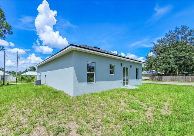4th image of 300 Caspian Tern Ave, Sebring, FL 33870 | MLS# O6409892
