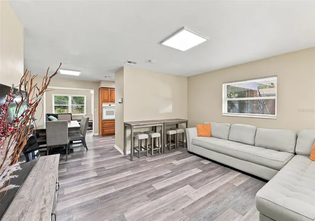 Photo 3 of Single family home for sale at 7815 Pine Hl Dr, Tampa, FL 33617 | MLS# TB8511114 | Listing updated on 2026-10-06